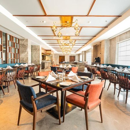 Radisson Hotel Vrindávan Kültér fotó