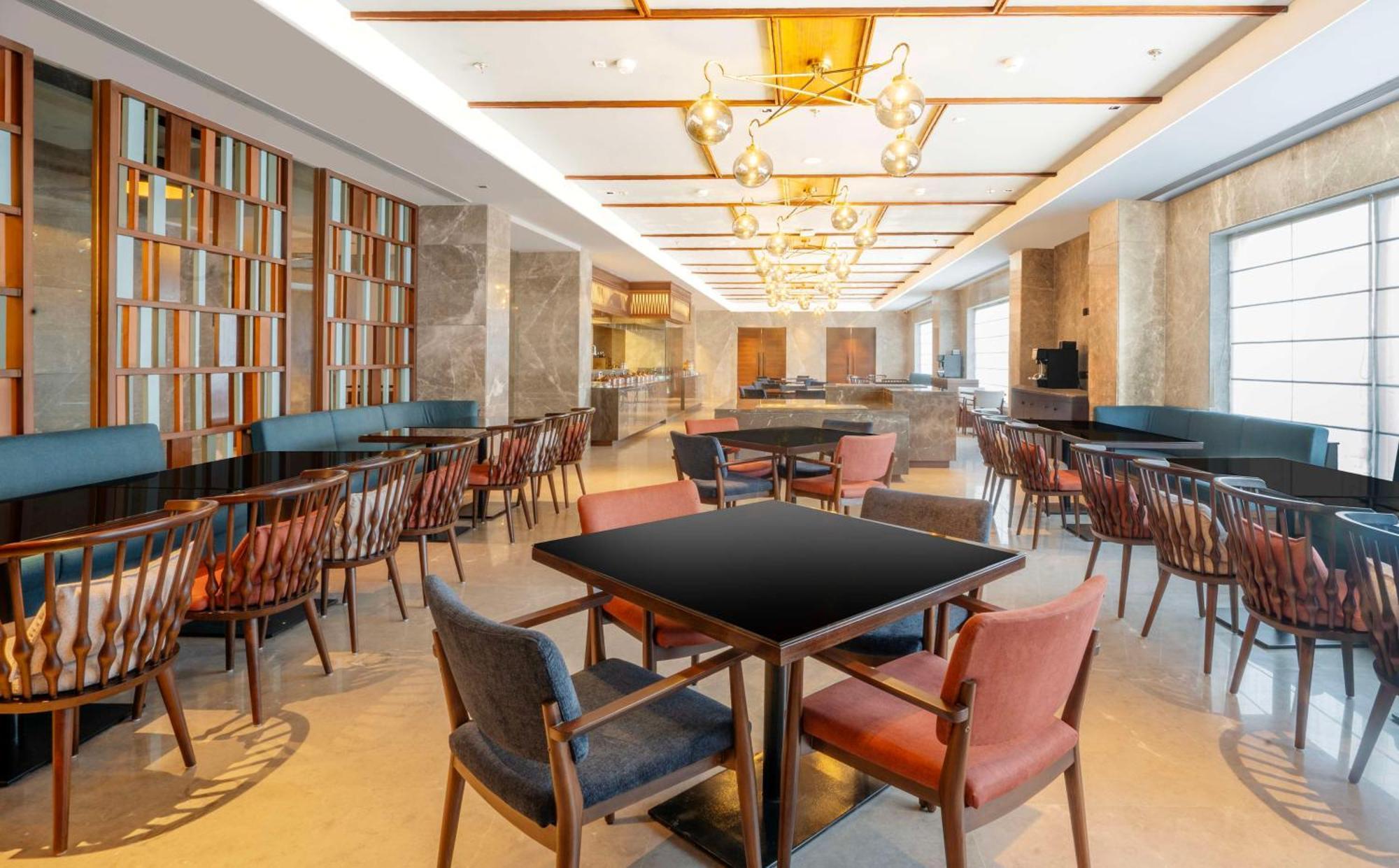 Radisson Hotel Vrindávan Kültér fotó